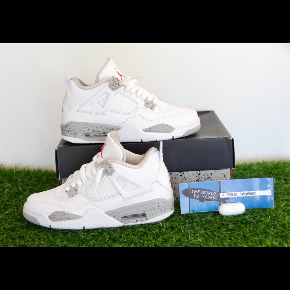 Air Jordan 4 “White Oreo” GS Size 5.5Y